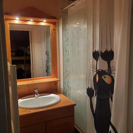 Chouette Au Pied Des Pistes